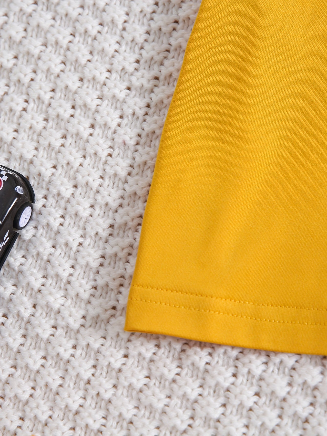 2 Pcs Boy's Refreshing Color Car Print Short Sleeve T-Shirts .