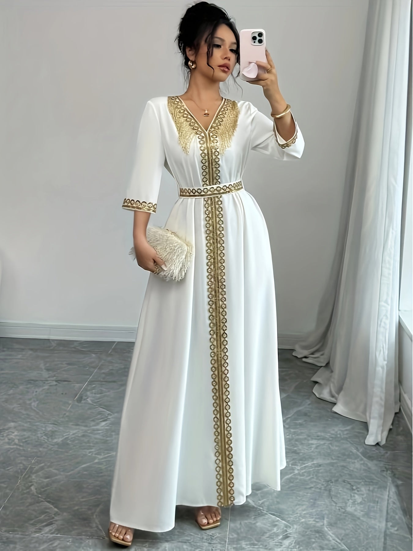 Elegant White V-Neck Maxi Dress with Golden Accents./MH