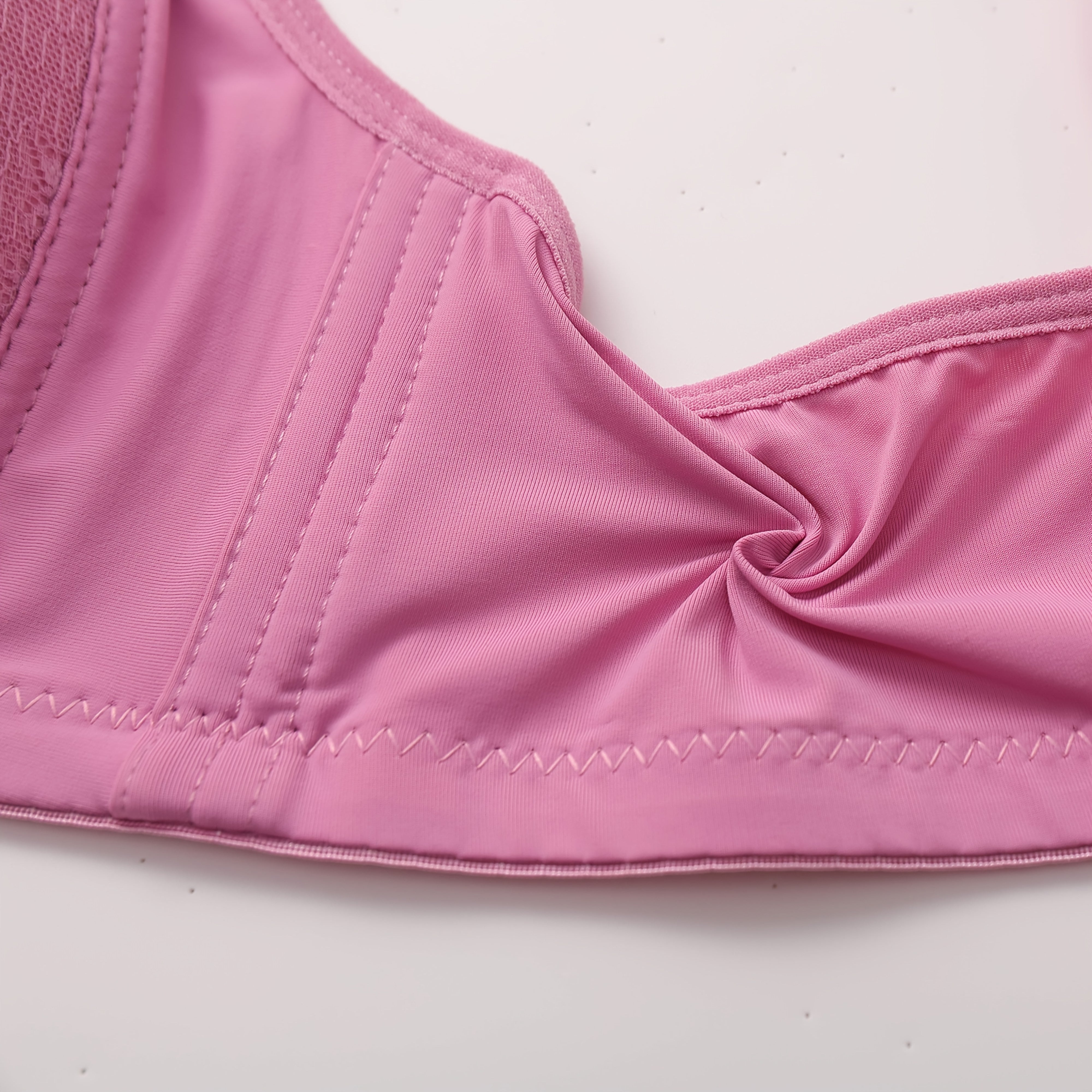 Women's Everyday Bra - Soft Lavender Lace Undergarment with Non-Removable ./MH