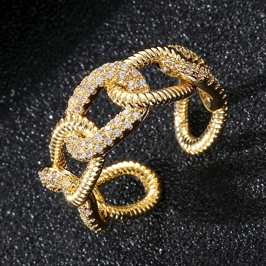 Elegant 18K Gold-Plated Copper Ring with Sparkling Synthetic Zirconia .