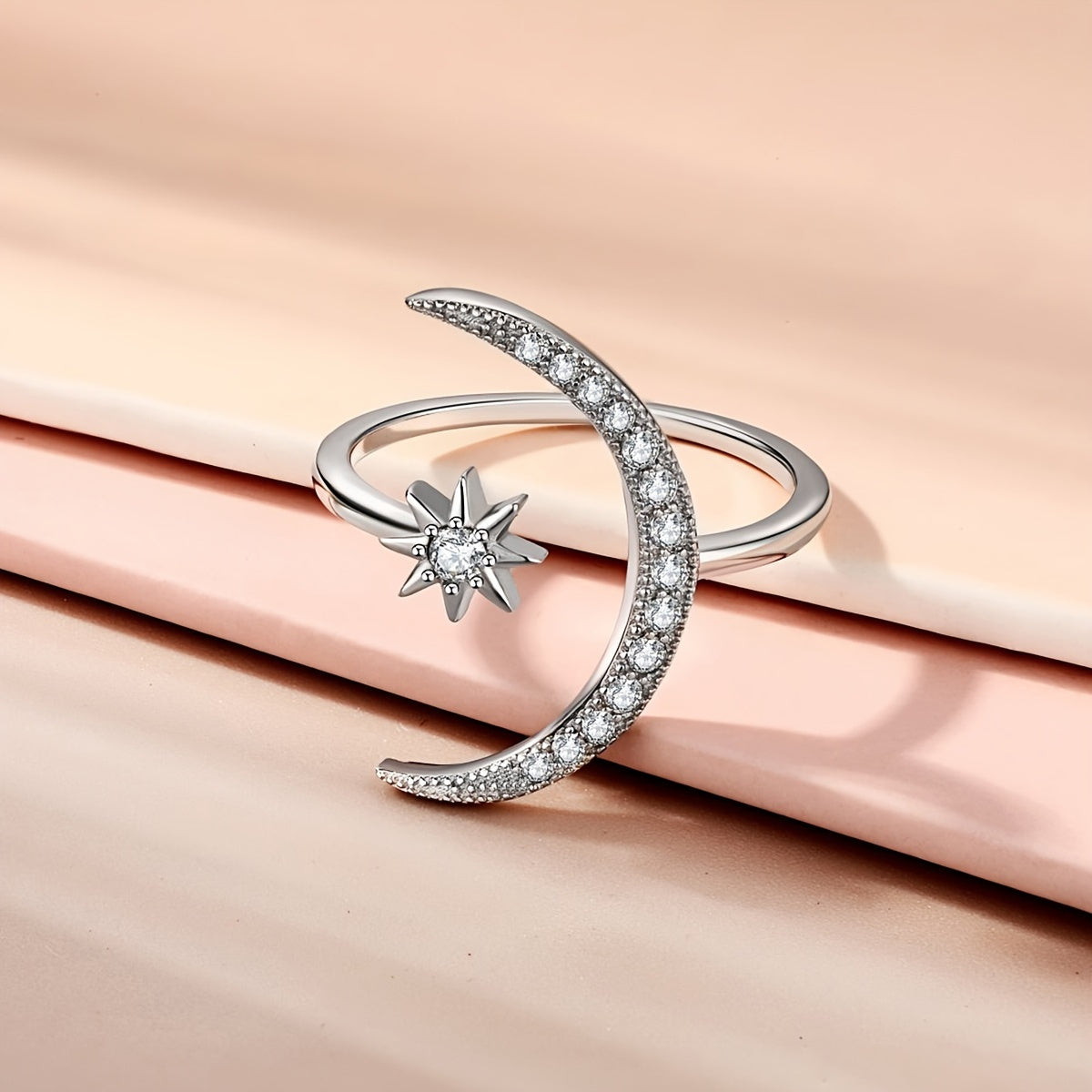 A Minimalist Women'S Ring Made of Zinc Alloy in a Crescent Shape, Gift for Eid, Ramadan