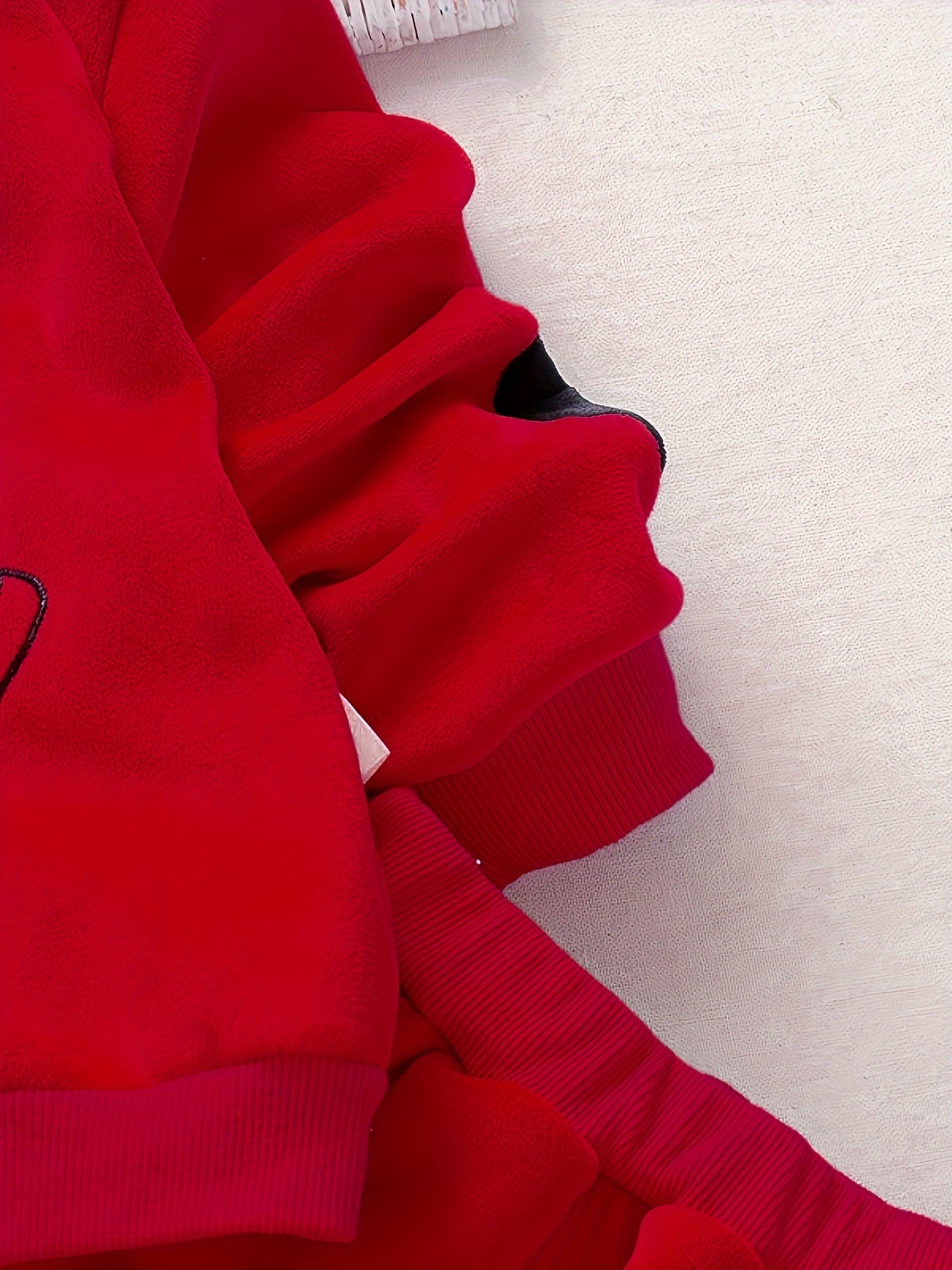 2pcs Adorable Baby Girls' Heart-Themed Long-Sleeved Hoodie .