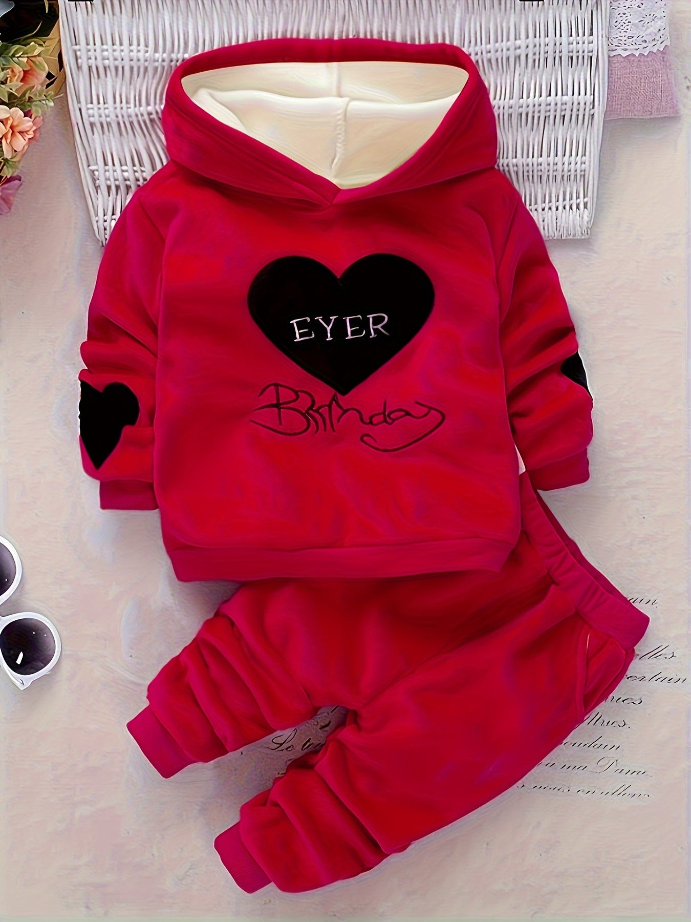 2pcs Adorable Baby Girls' Heart-Themed Long-Sleeved Hoodie .