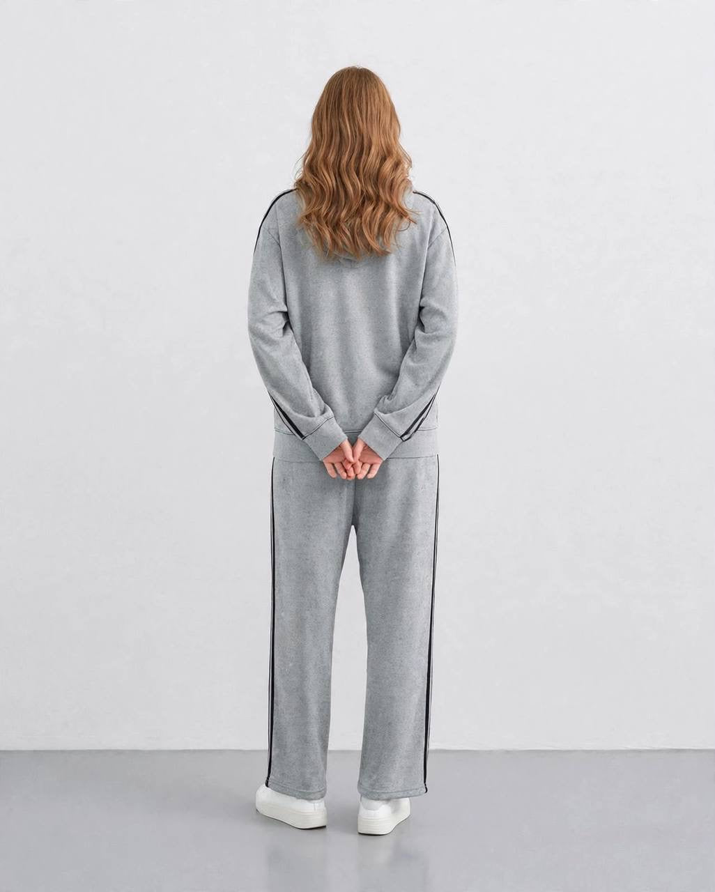 Outline Women’s Tracksuit Set | MH Edition
