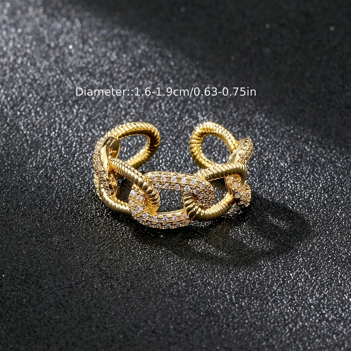Elegant 18K Gold-Plated Copper Ring with Sparkling Synthetic Zirconia .