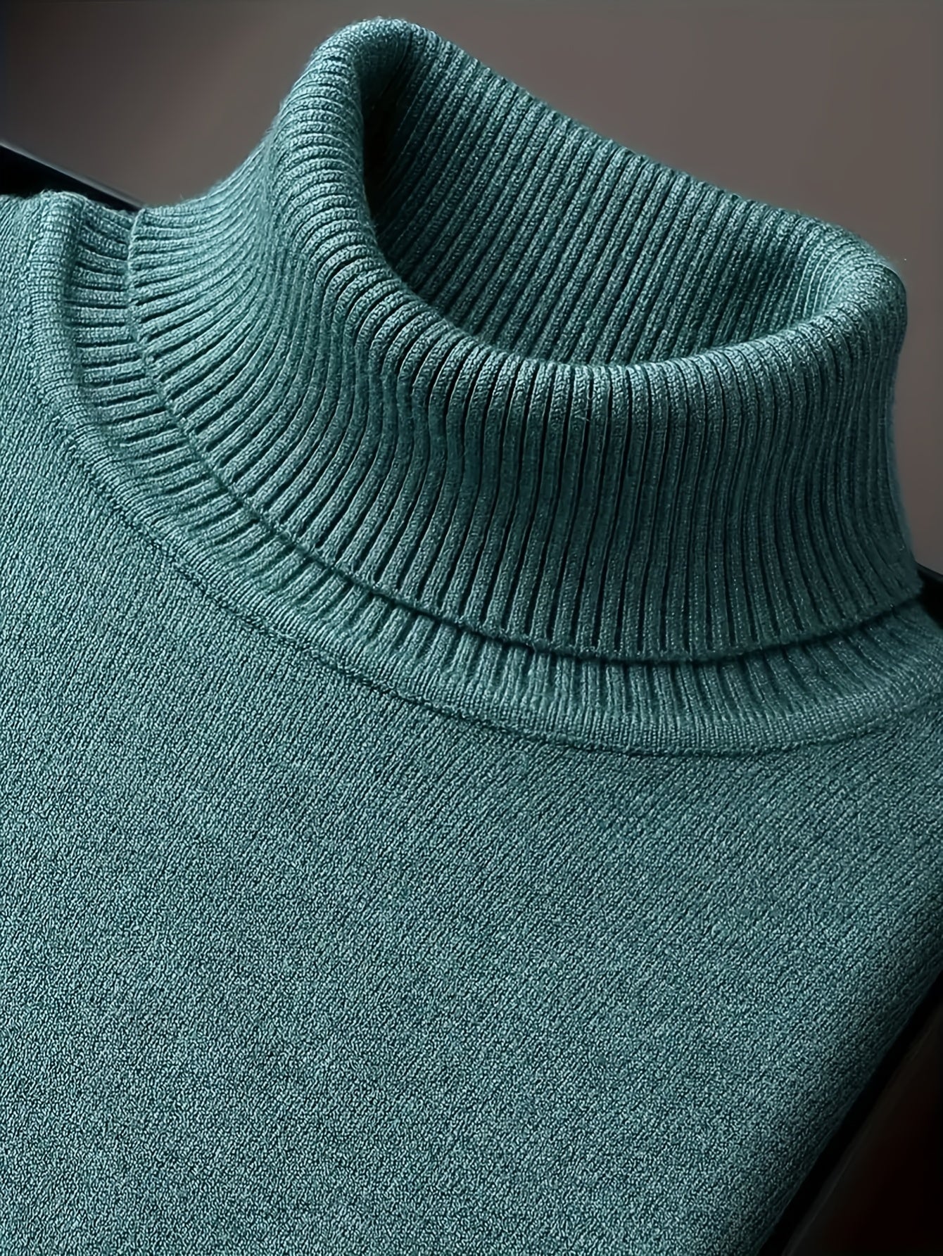 Men's Casual Solid Color Turtleneck Sweater .