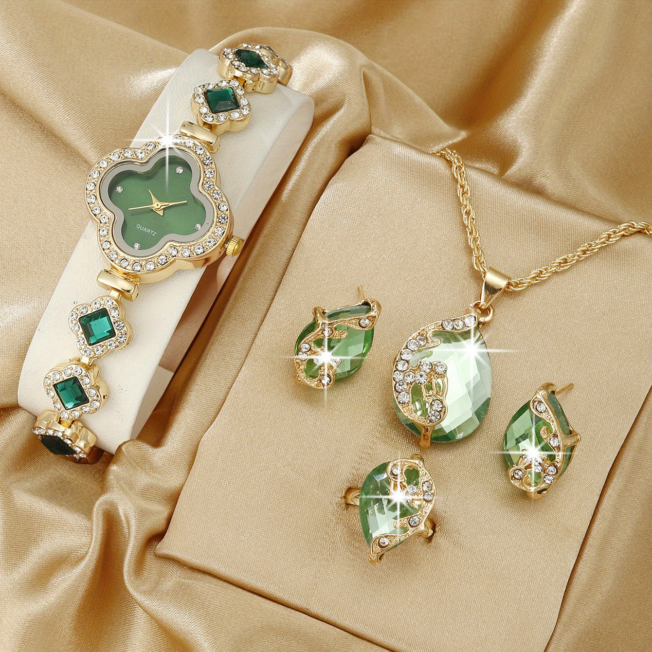 Clover Pointer Quartz Watch - Elegant Baroque Rhinestone Analog Wrist Watch with 4pcs Jewelry Set, Perfect Gift for Mom, Her, or Yourself, Ideal for Any Occasion