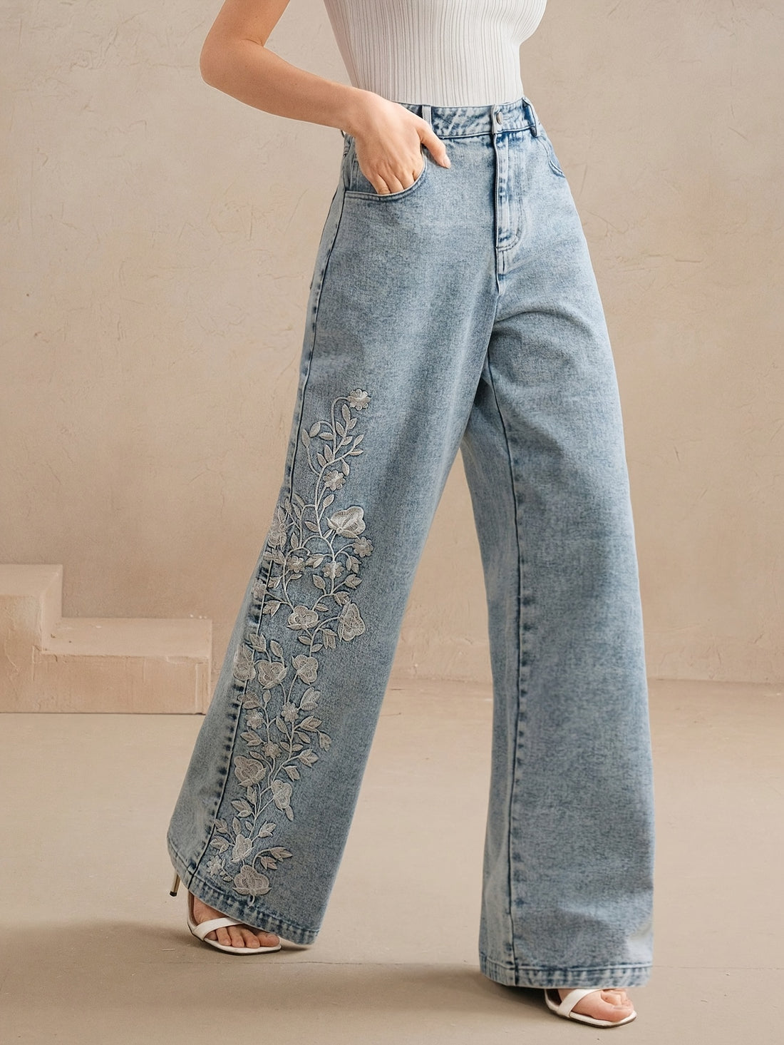 AW25 Women'S High-Waist Embroidered Floral Wide-Leg Jeans -/MH