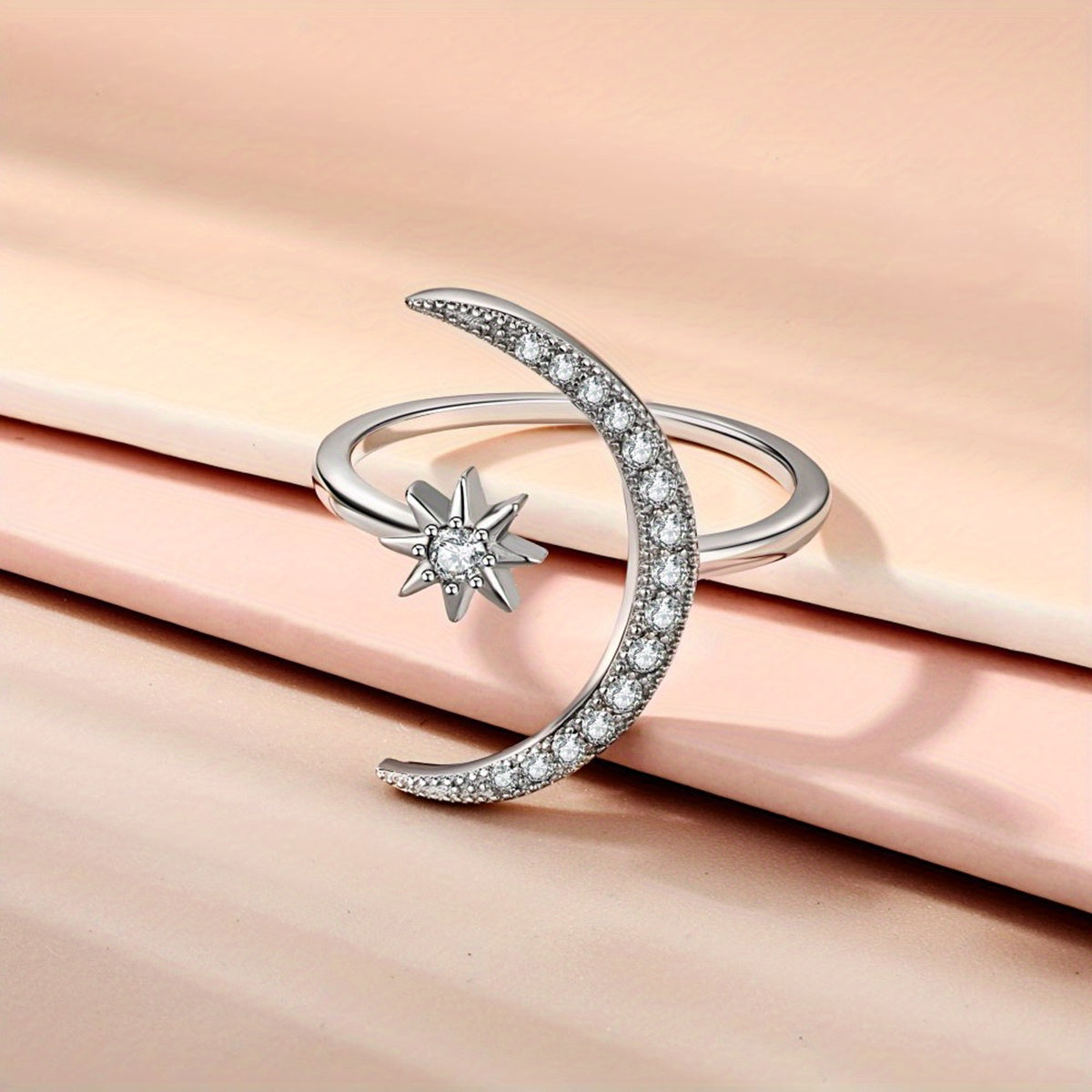 A Minimalist Women'S Ring Made of Zinc Alloy in a Crescent Shape, Gift for Eid, Ramadan