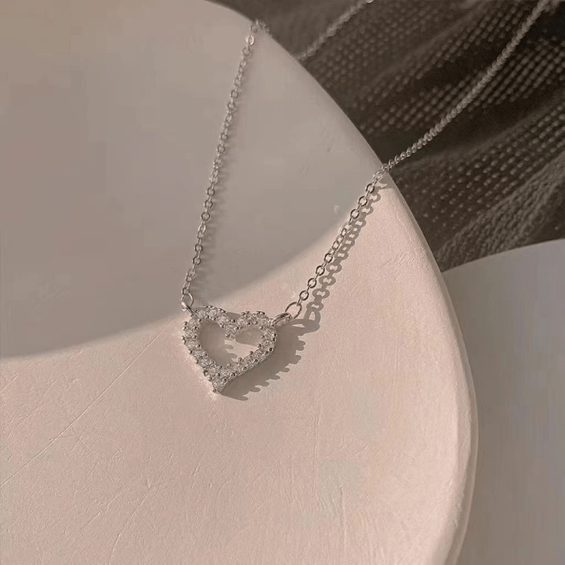 1pc Sparkling Faux Diamond Heart Pendant Necklace For Men And Women - Perfect Gift For Your Daughter's Birthday Party!