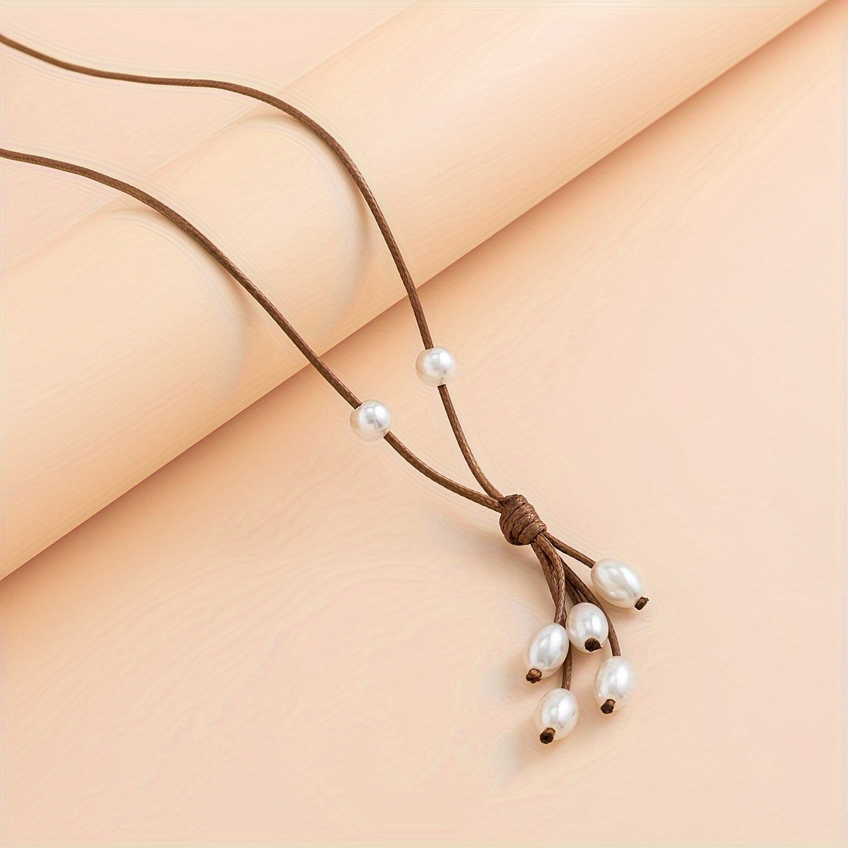 Stylish Leather Imitation Pearl Necklace Cute Artificial Pearl Choker Necklace For Women