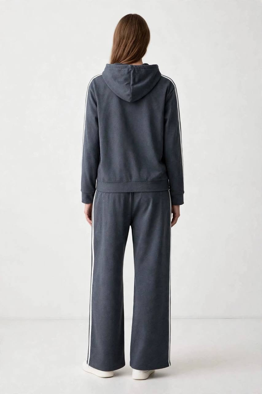 Outline Women’s Tracksuit Set | MH Edition