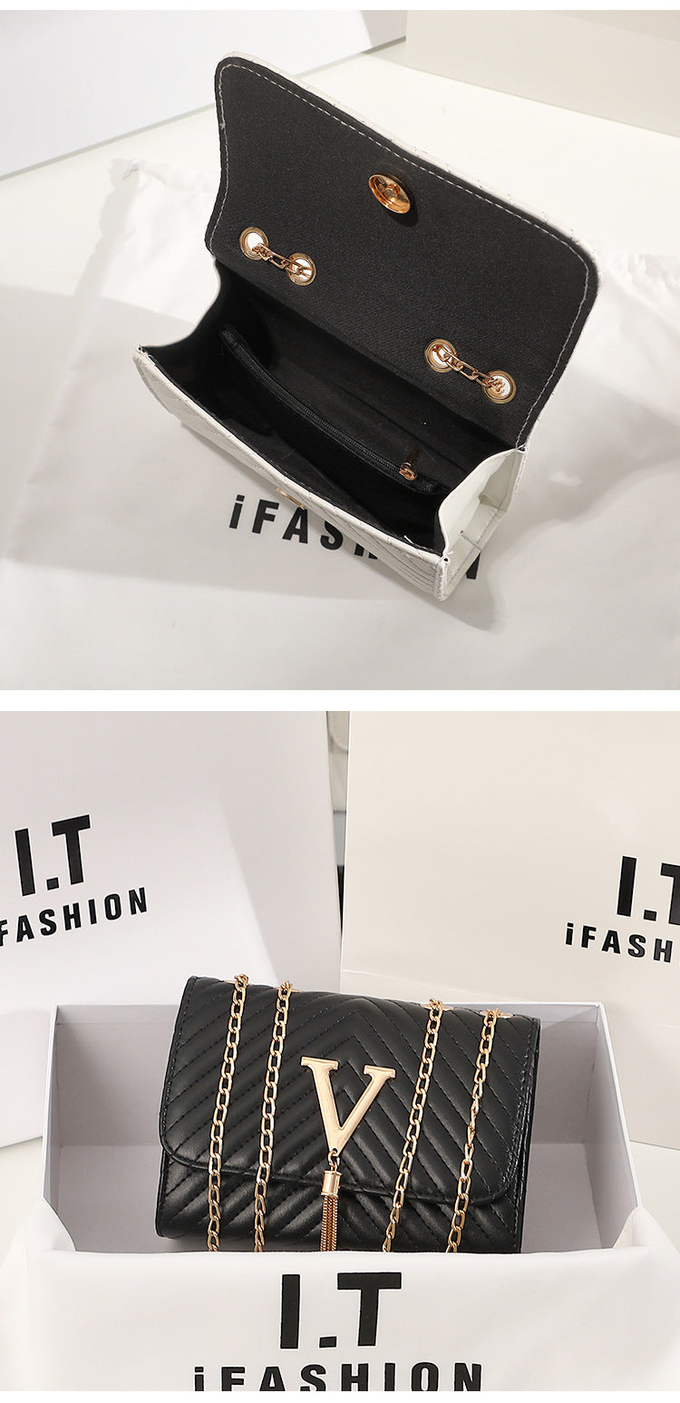 Classic Tassel Decor Mini Shoulder Bag, Quilted Detail Flap Chain Bag For Women,