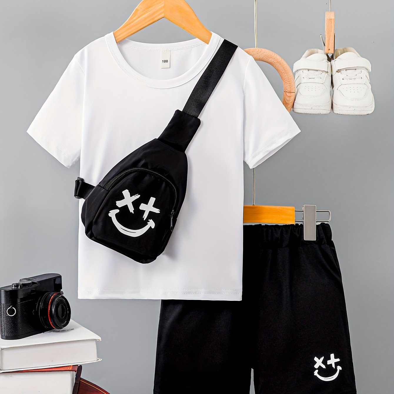 3pcs Boys Casual Solid Short Sleeve T-shirt & Smile Face Print Shorts.