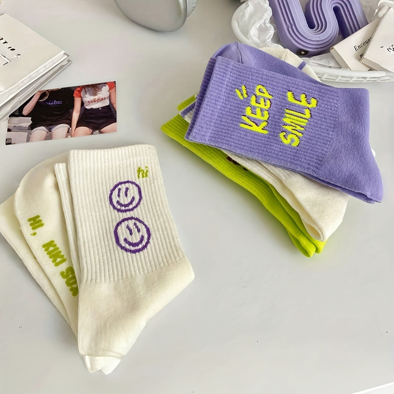 4 Pairs Face & Letter Graphic Socks, Women's Stockings & Hosiery /MH