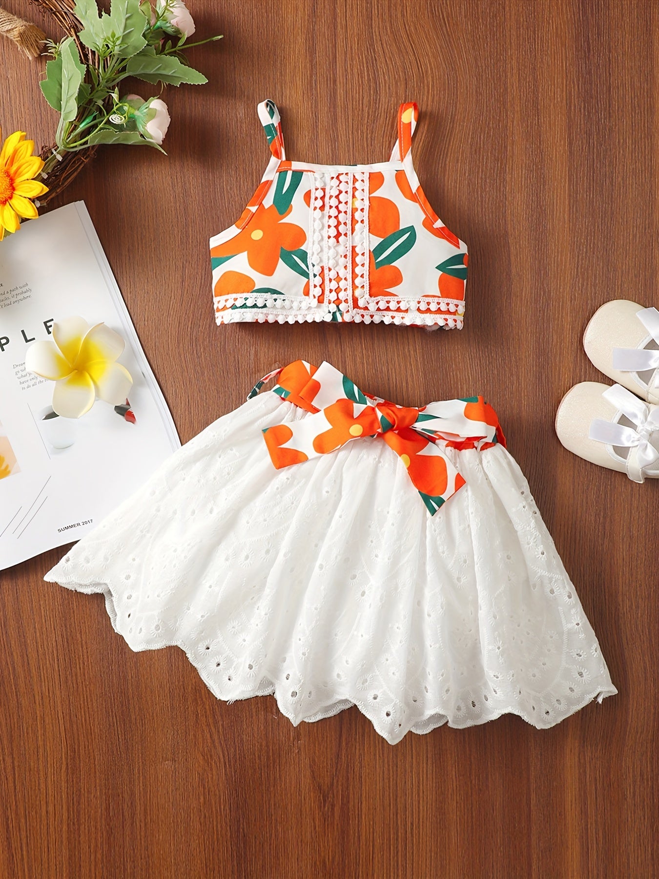 2pcs Baby Girls Cute Floral Graphic Print Camisole Top & Eyelet Belted Skirt Set Clothes