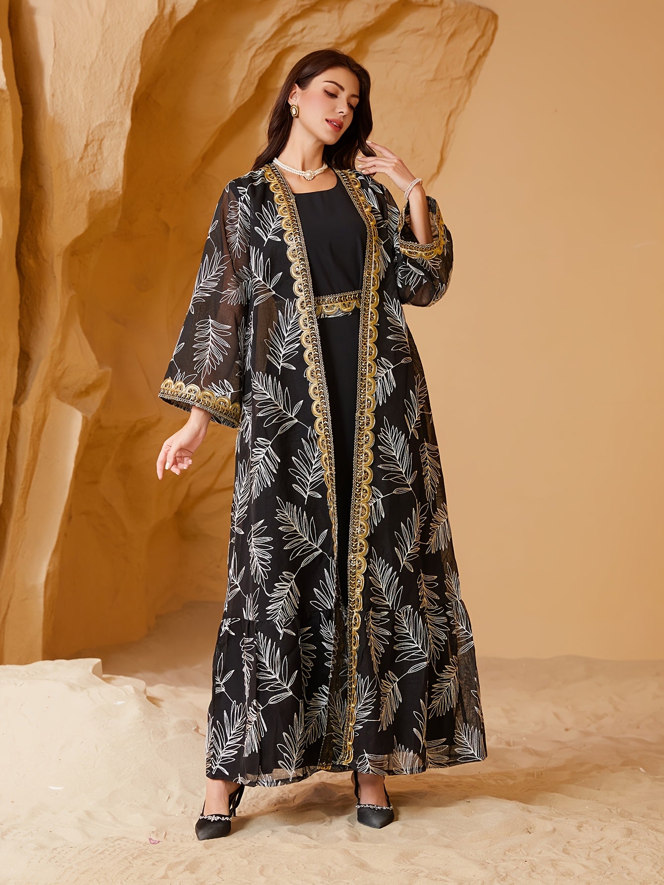 Elegant Black Abaya with Golden Floral Embroidery - Stylish Long-Sleeve '/MH
