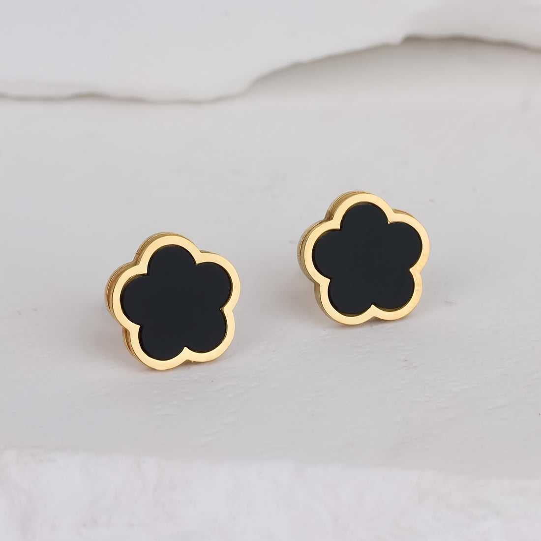 Simple Lucky Flower Design Stud Earrings Stainless Steel Jewelry Elegant Leisure Style Suitable For Women Daily Wear