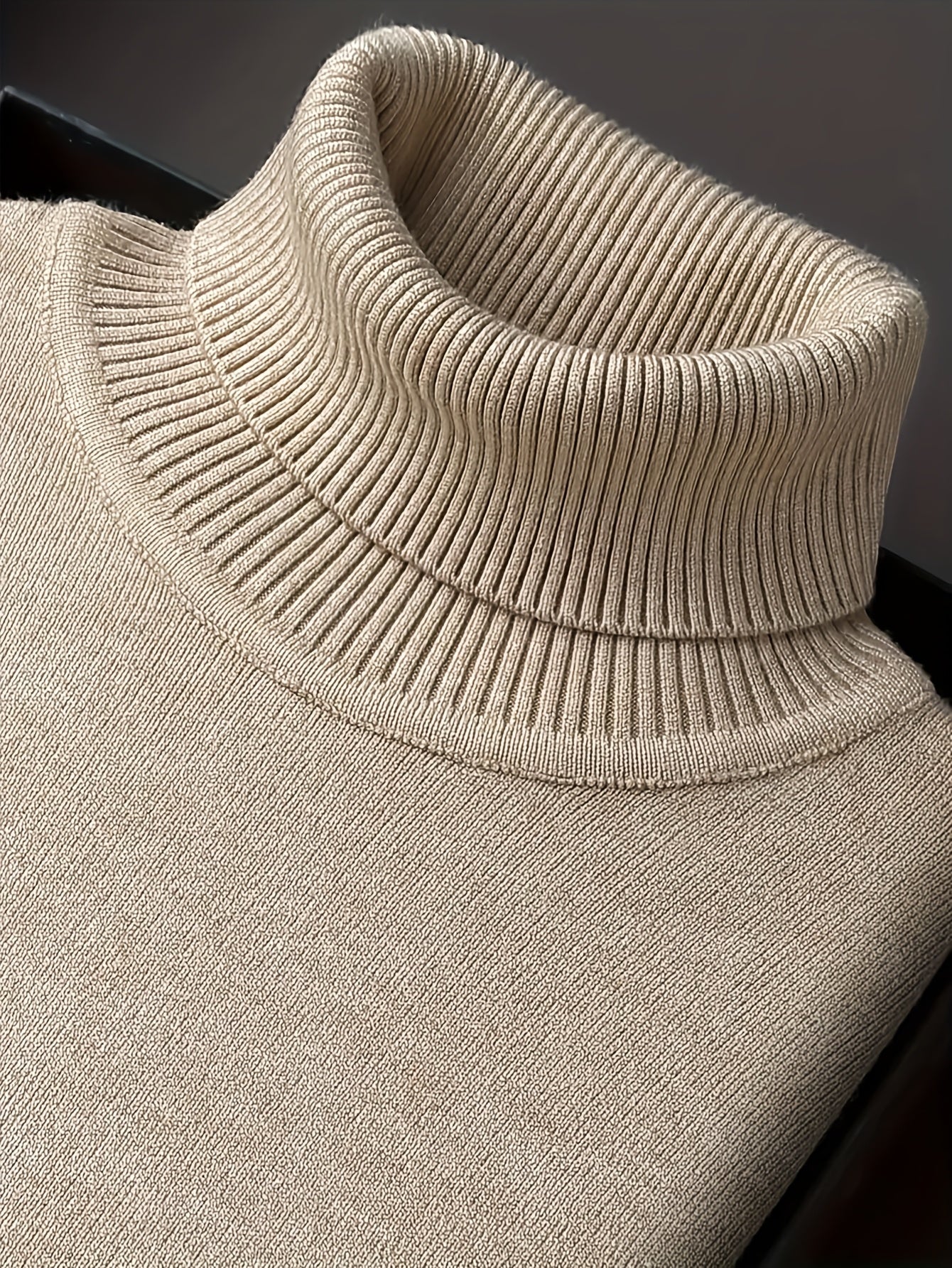 Men's Casual Solid Color Turtleneck Sweater .