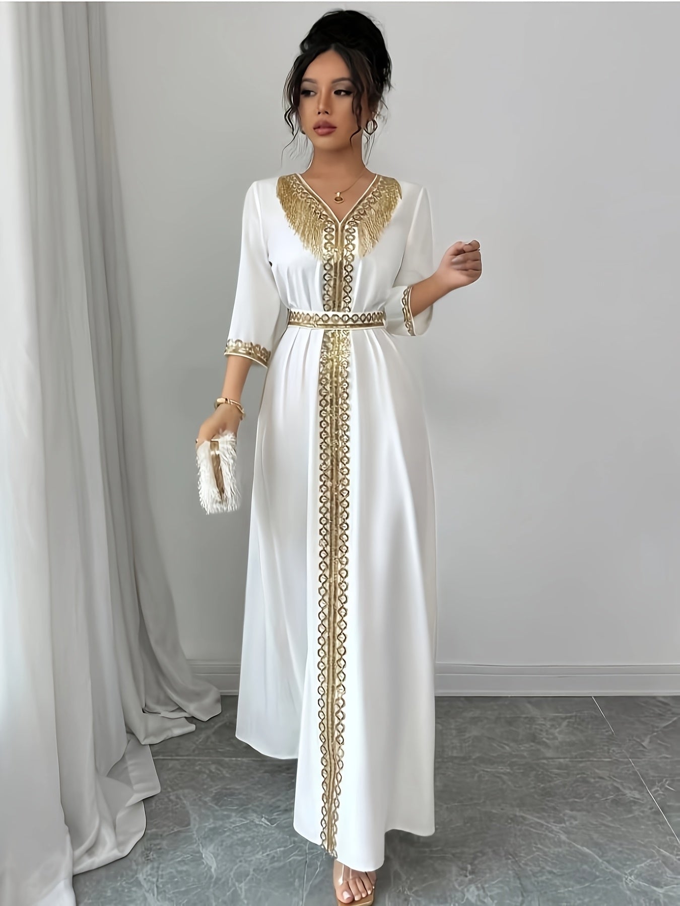 Elegant White V-Neck Maxi Dress with Golden Accents./MH
