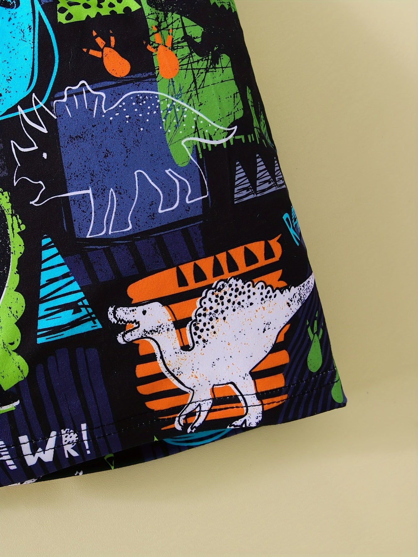 Boys Dinosaur Casual Outfit Round Neck T-shirt.