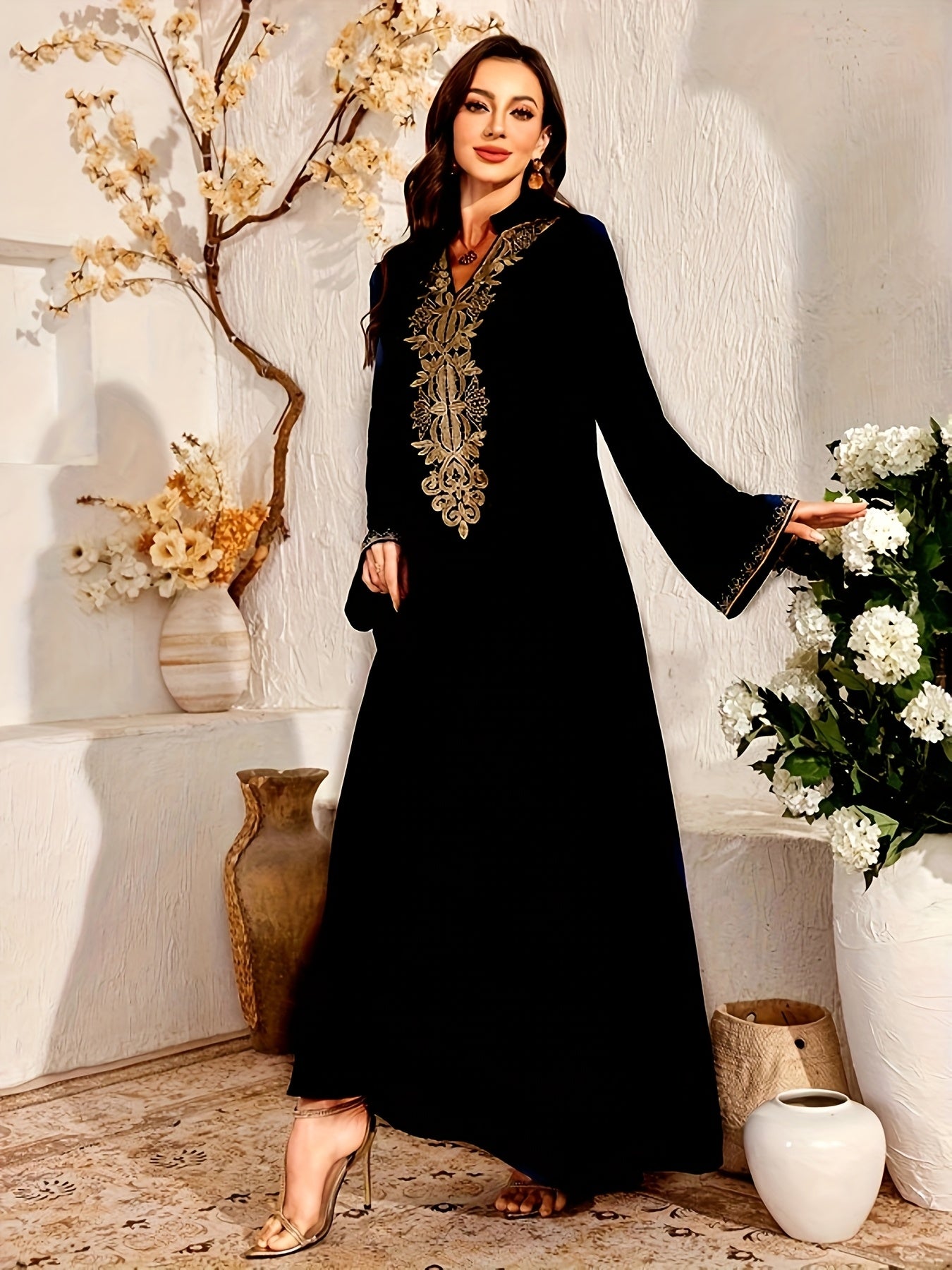 Elegant Middle Eastern-Inspired V-Neck Embroidered Maxi Dress ./MH