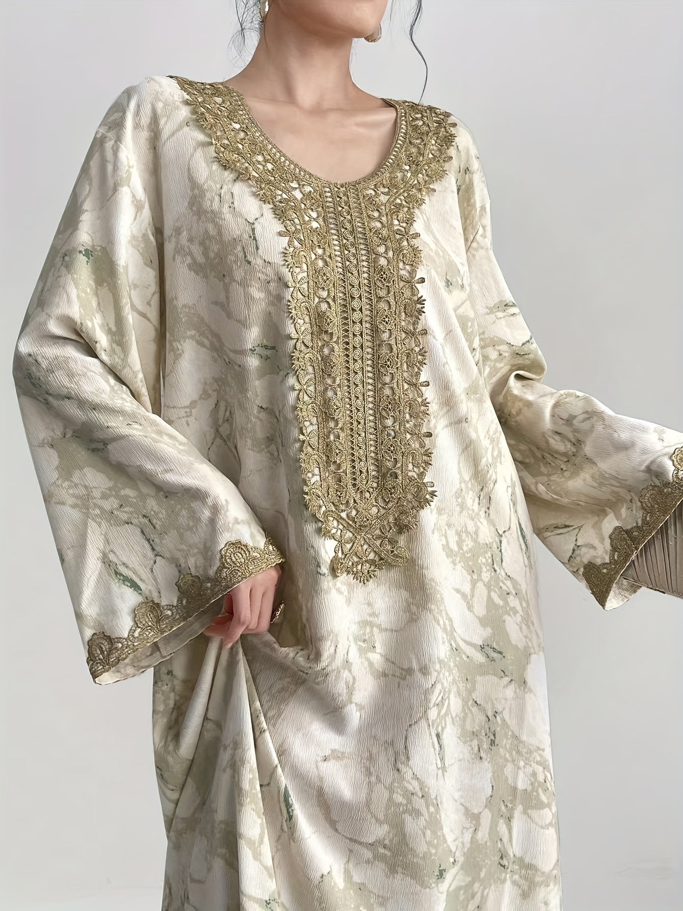 Round Neck Embroidered Stylish Over-the-Knee Maxi Dress./MH