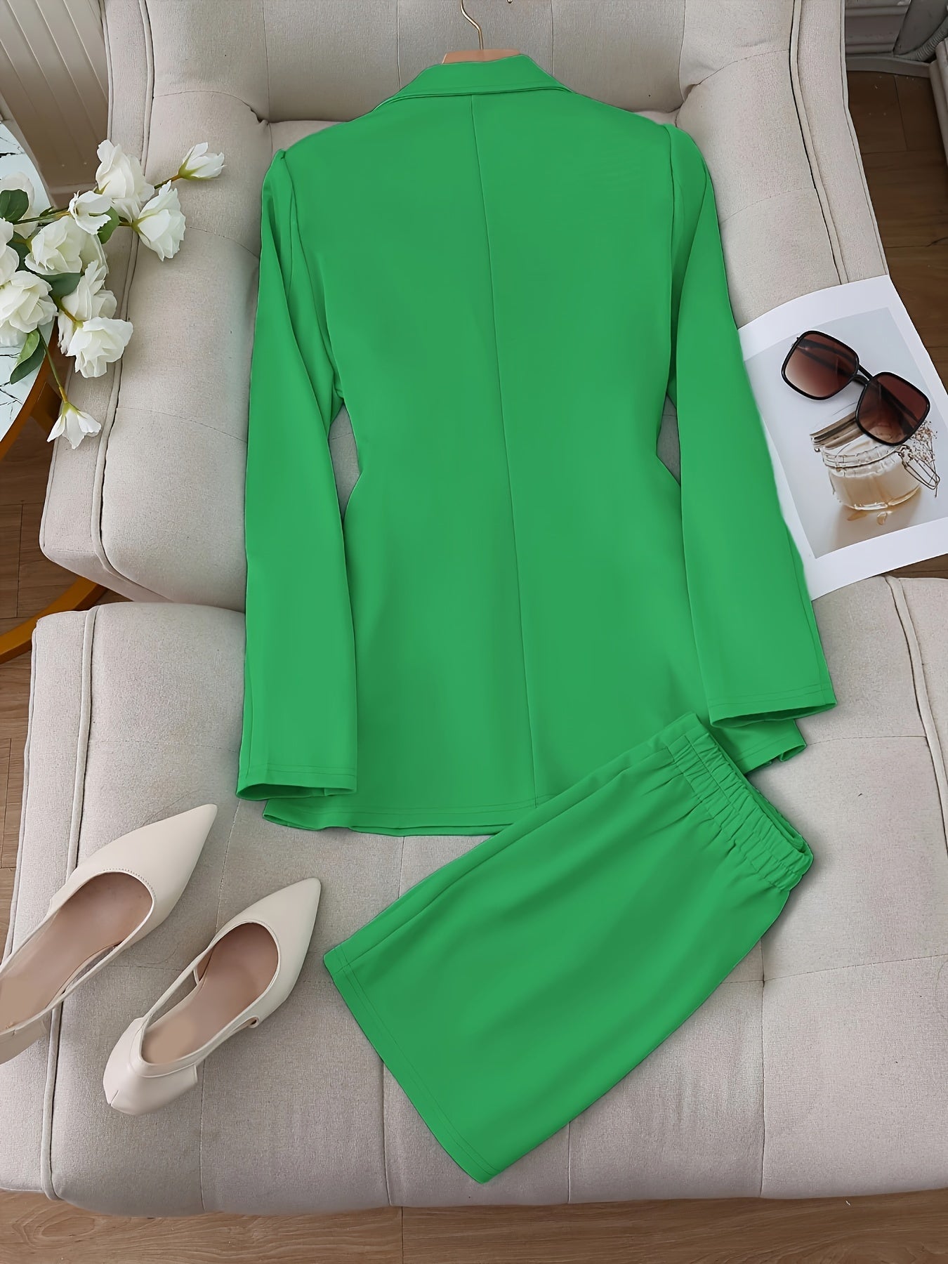 Two-Piece Floral Print Suit Set - Elegant Double Breasted Blazer.