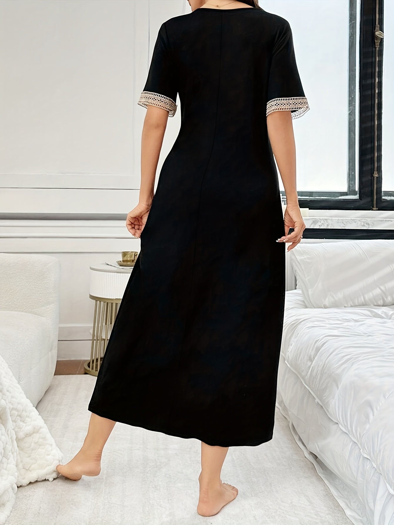 Elegant Women'S Long Sleeveless V-Neck Nightgown ./MH