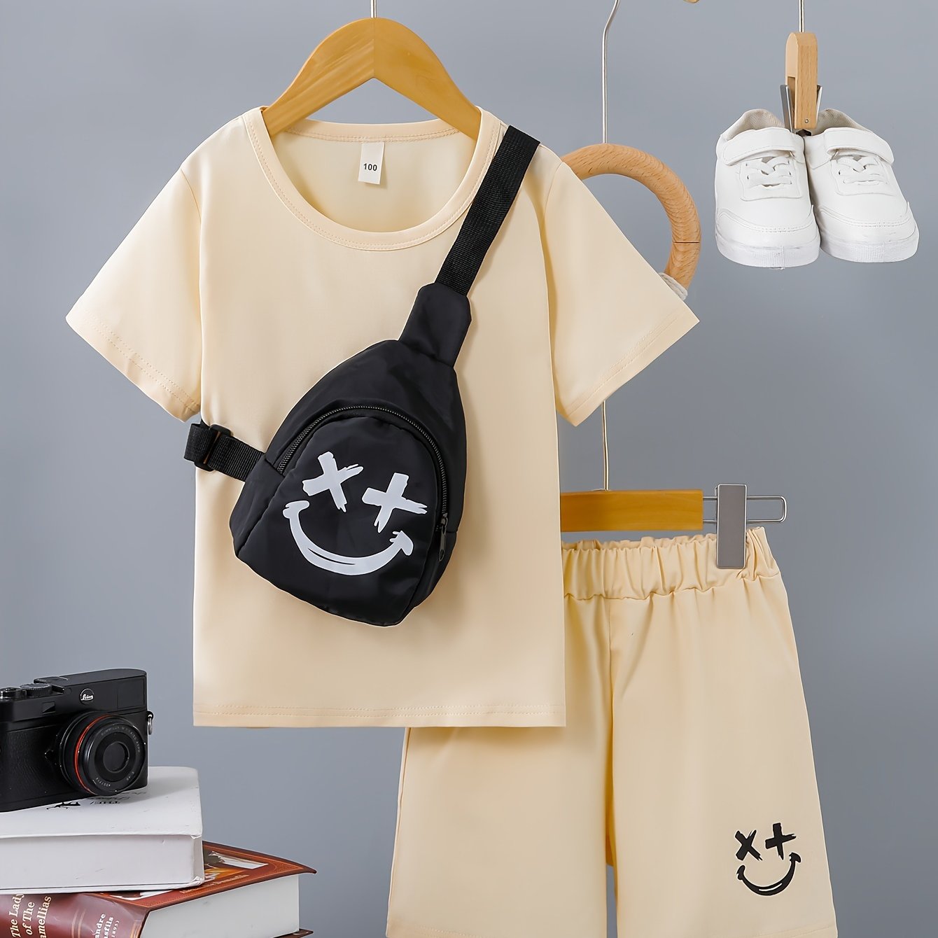 3pcs Boys Casual Solid Short Sleeve T-shirt & Smile Face Print Shorts.