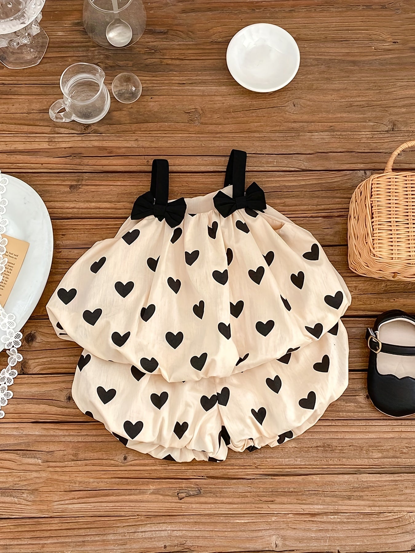Baby Cotton Sleeveless Bowknot Decor Cami Top+Apricot Love Print Shorts 2pcs Set For Toddler Girls