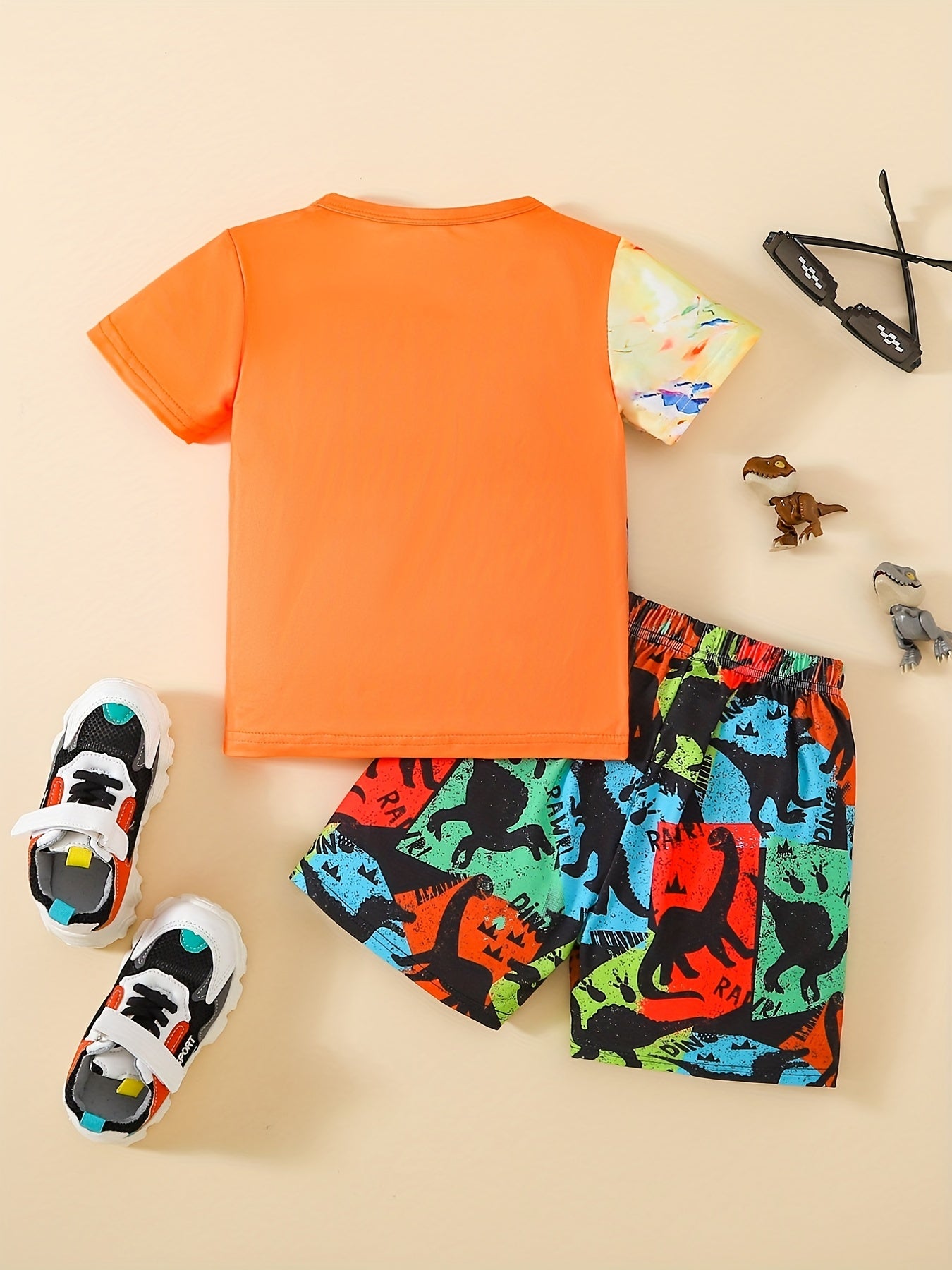 Boys Dinosaur Casual Outfit Round Neck T-shirt.