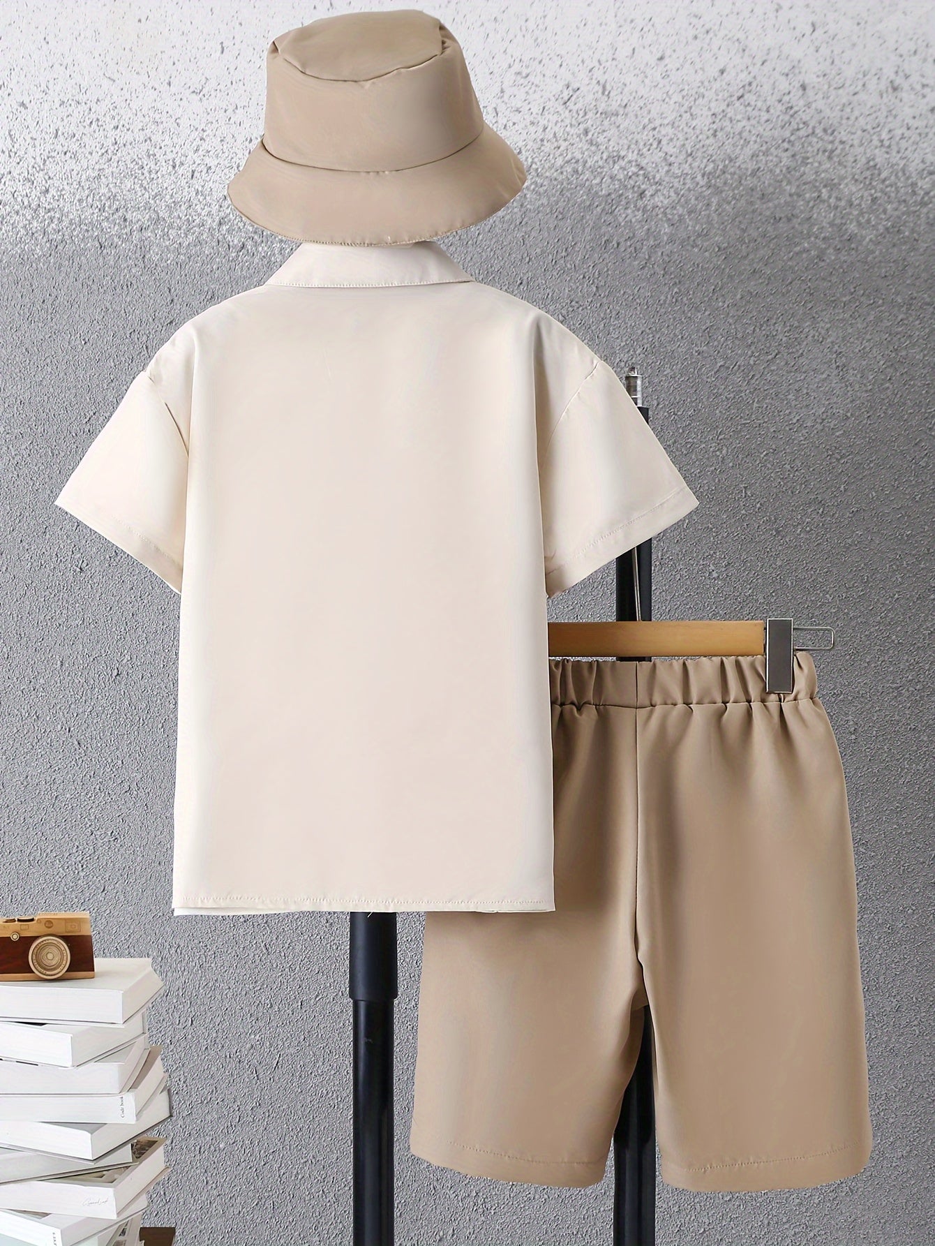 Boys' Casual Two-Piece Suit Set with Faux Layered Blazer.