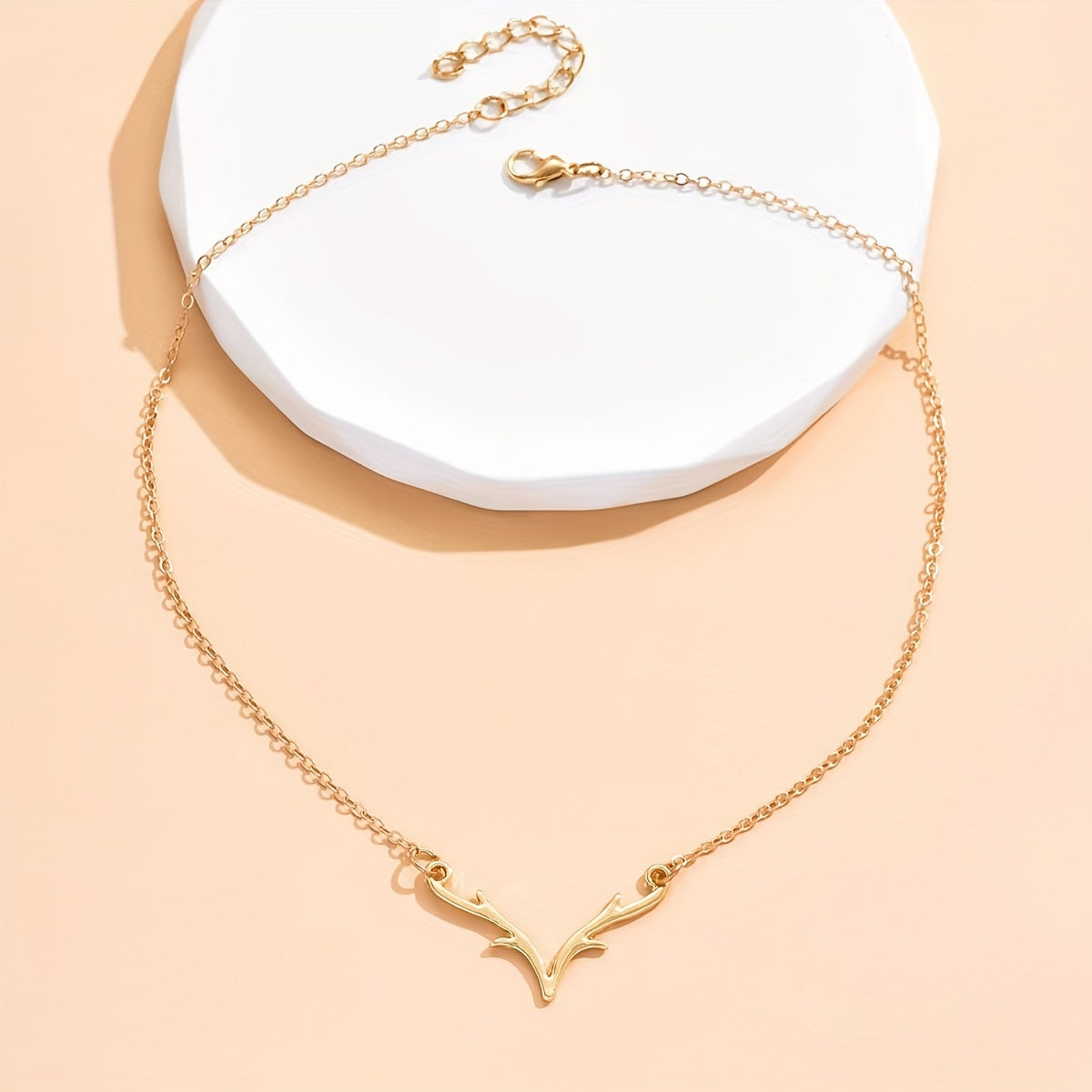 Minimalist Style Deer Shape Clavicle Necklace Elegant Neck Jewelry Gift For Women Christmas Ornament