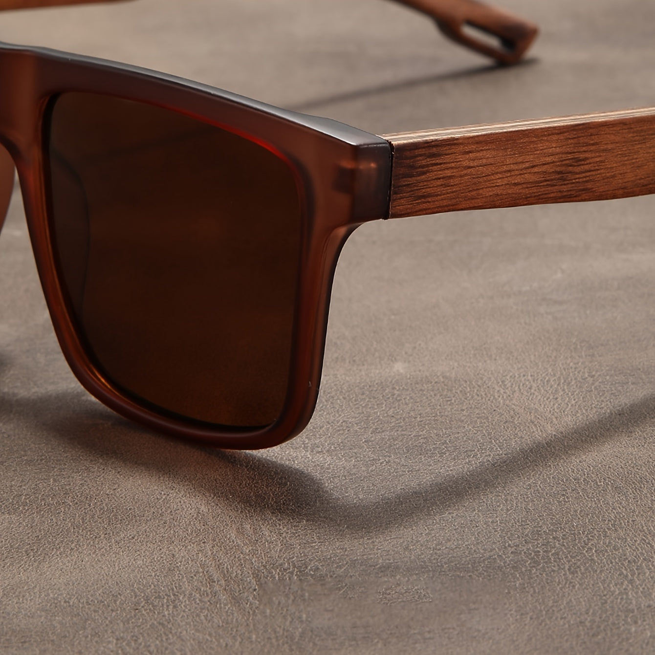 1pc Men's Retro Walnut Fashion Glasses, Ultra-Light Fashion Glasses For Men And Women,