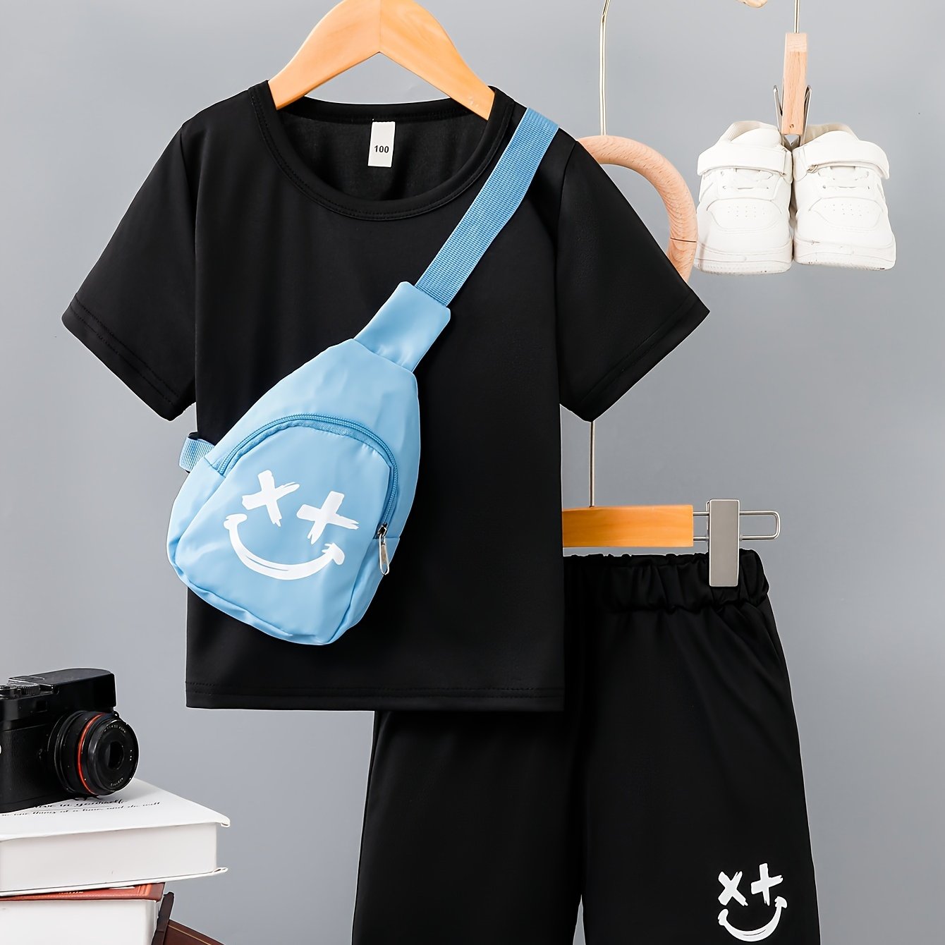 3pcs Boys Casual Solid Short Sleeve T-shirt & Smile Face Print Shorts.