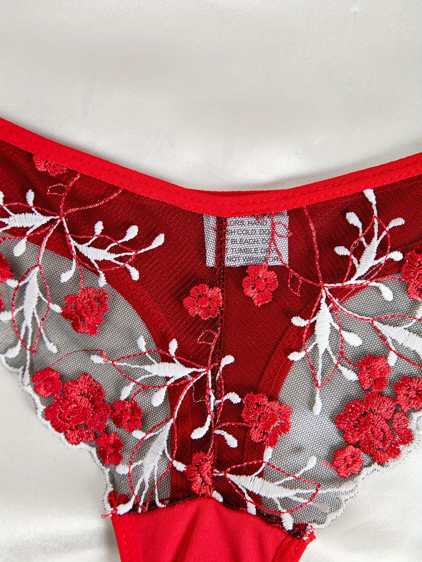 Red Floral Embroidered Lace Lingerie Set, Sexy Semi-Sheer Underwire Bra '/MH