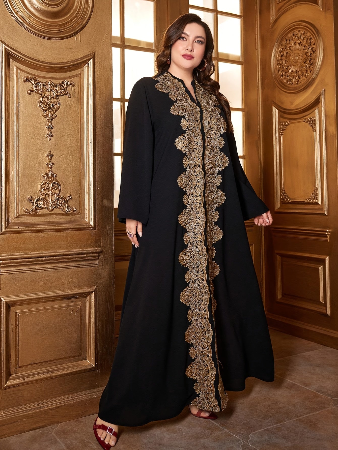 Plus Size, Plus Size Women's Floral Applique Long Sleeve Dress./MH