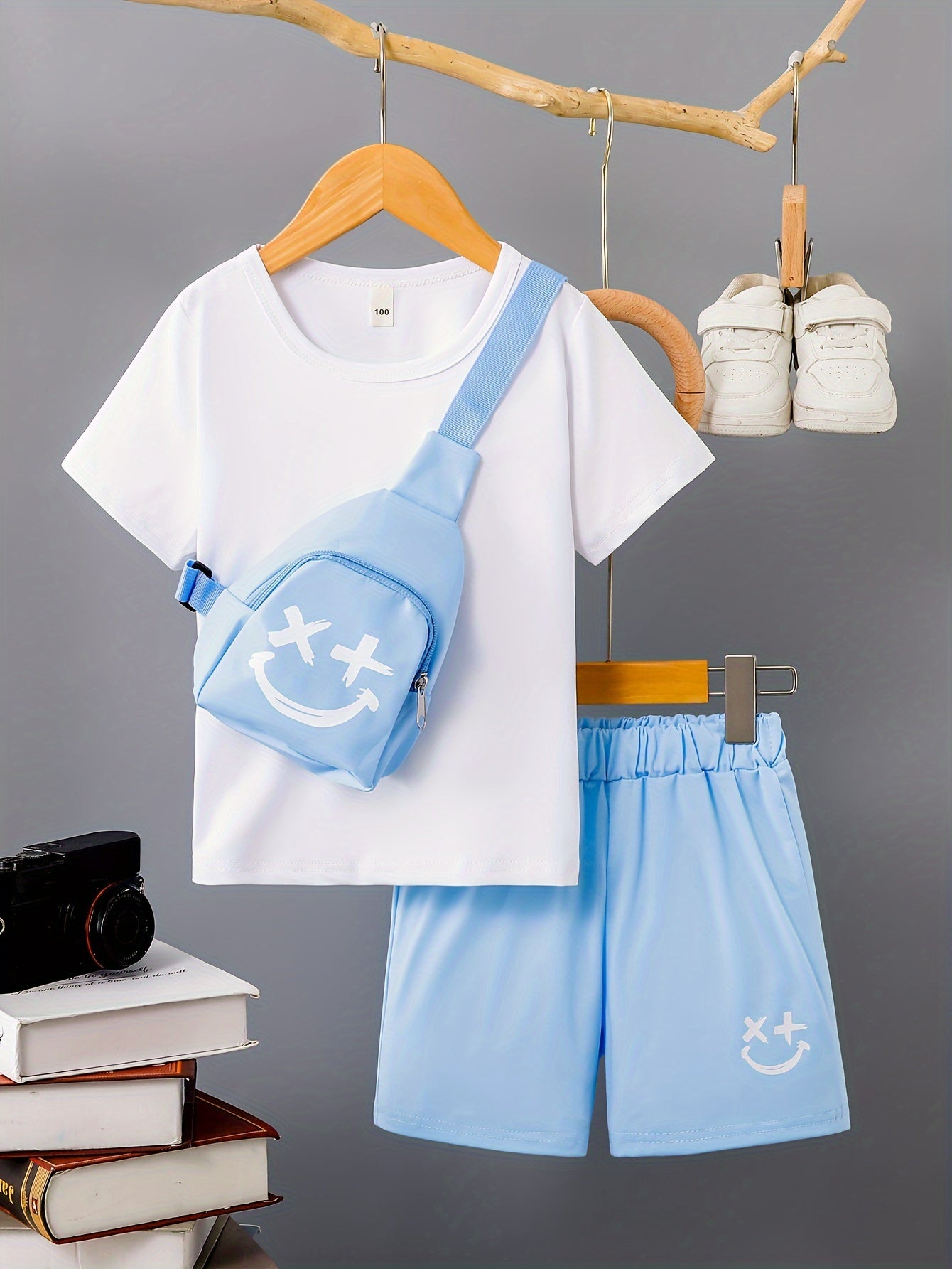 3pcs Boys Casual Solid Short Sleeve T-shirt & Smile Face Print Shorts.