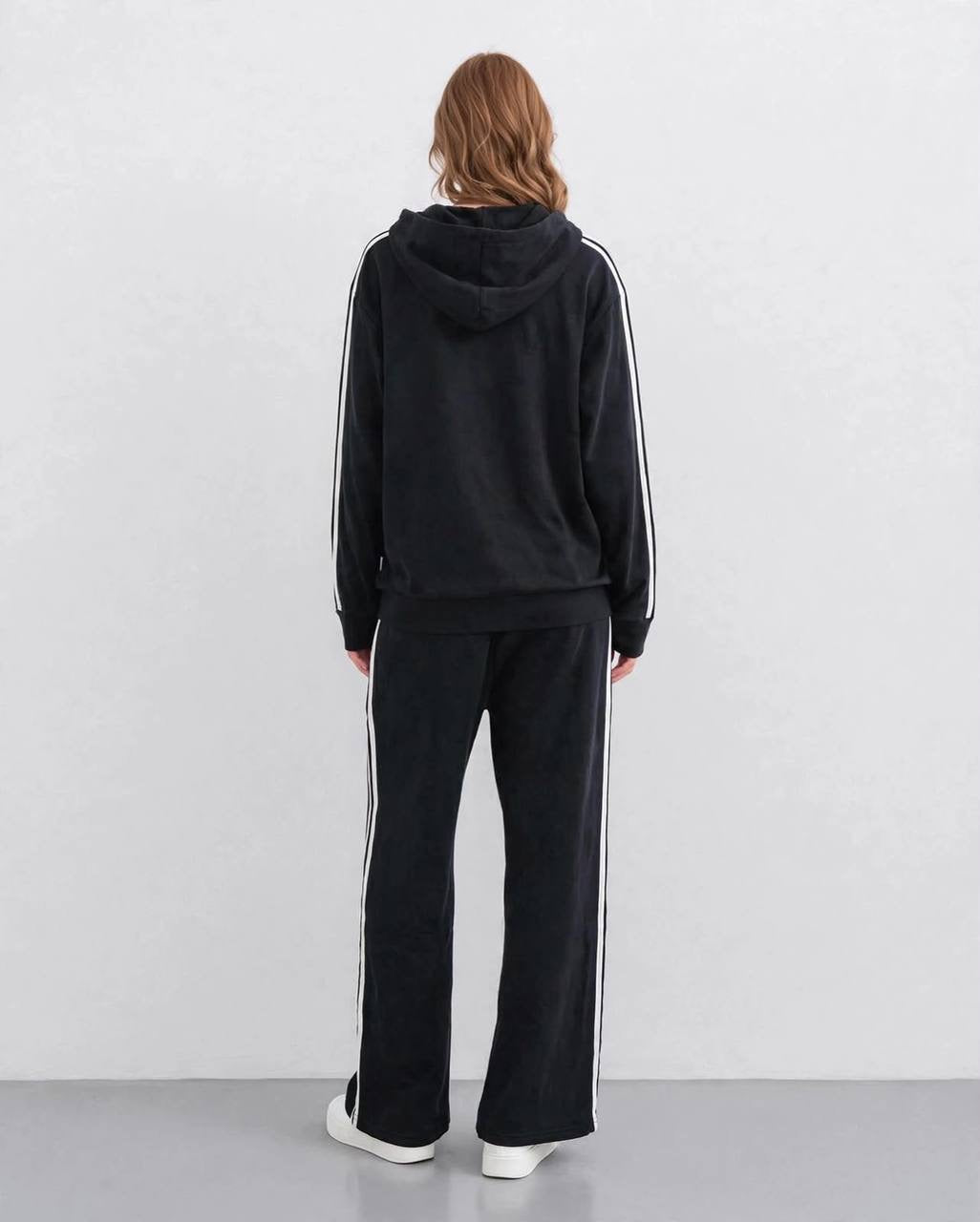 Outline Women’s Tracksuit Set | MH Edition