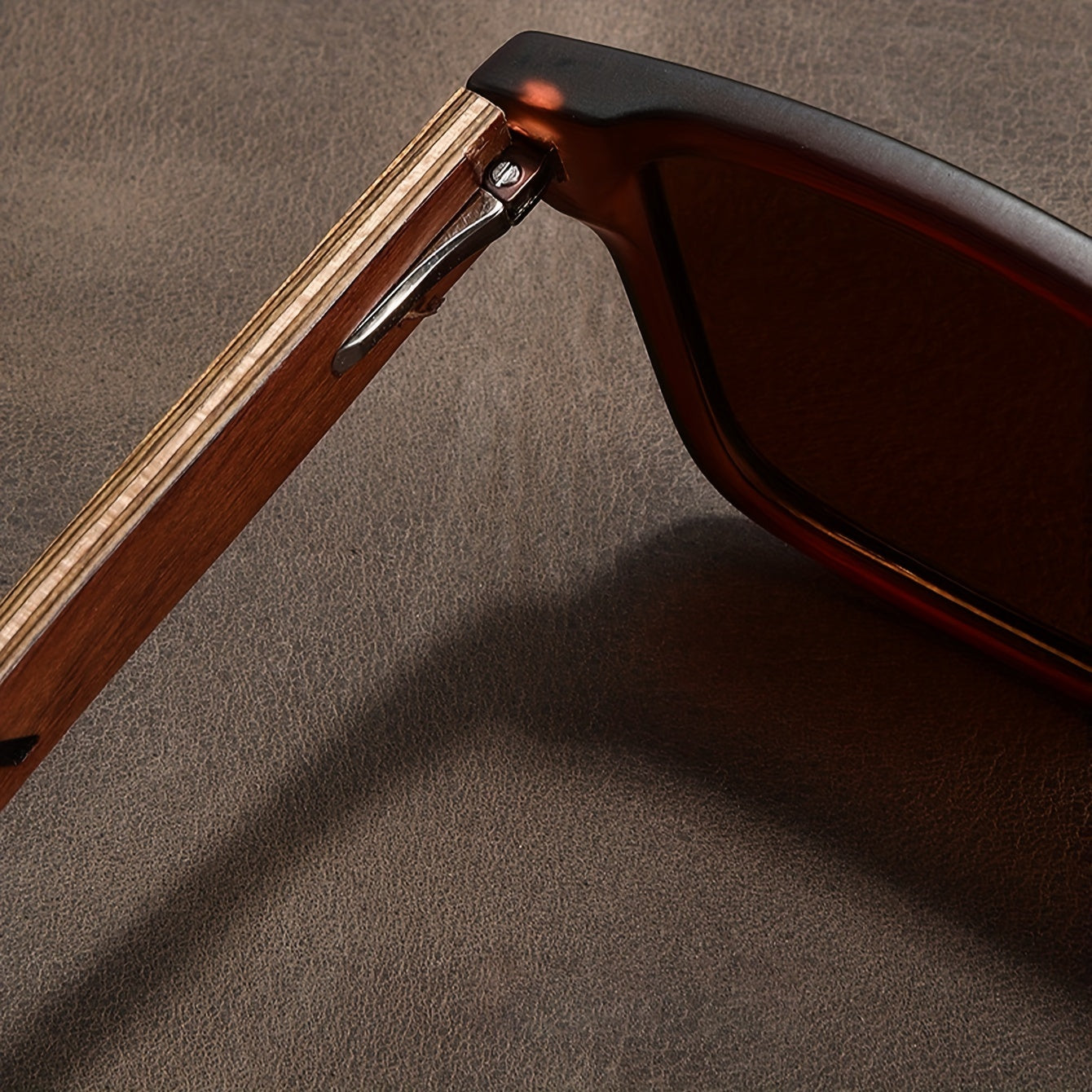 1pc Men's Retro Walnut Fashion Glasses, Ultra-Light Fashion Glasses For Men And Women,
