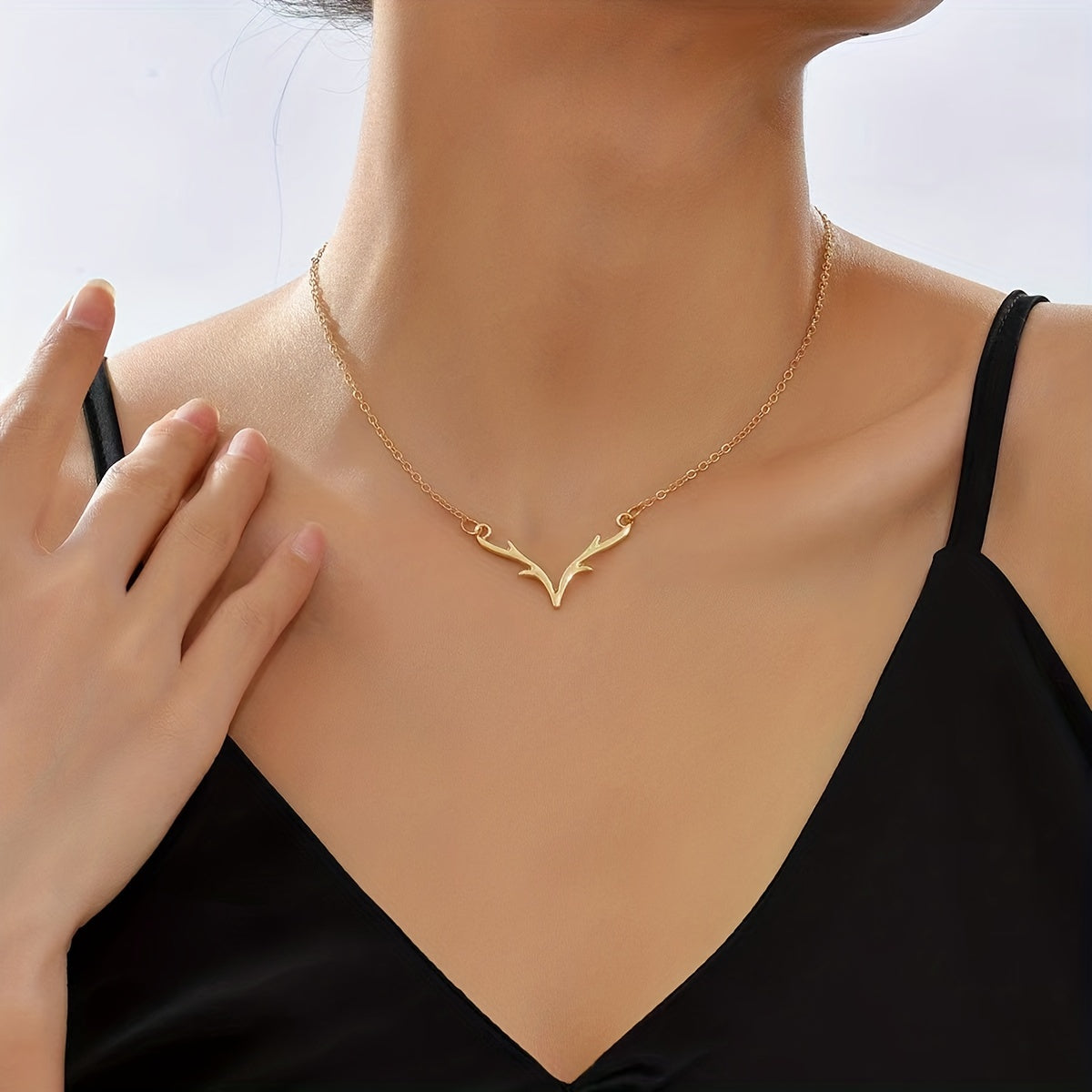 Minimalist Style Deer Shape Clavicle Necklace Elegant Neck Jewelry Gift For Women Christmas Ornament