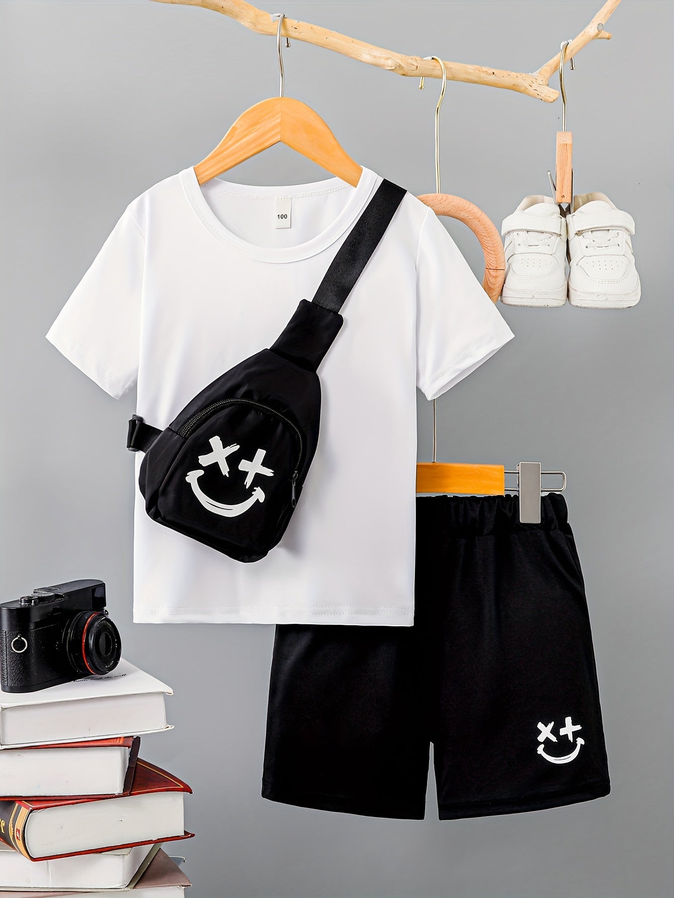 3pcs Boys Casual Solid Short Sleeve T-shirt & Smile Face Print Shorts.