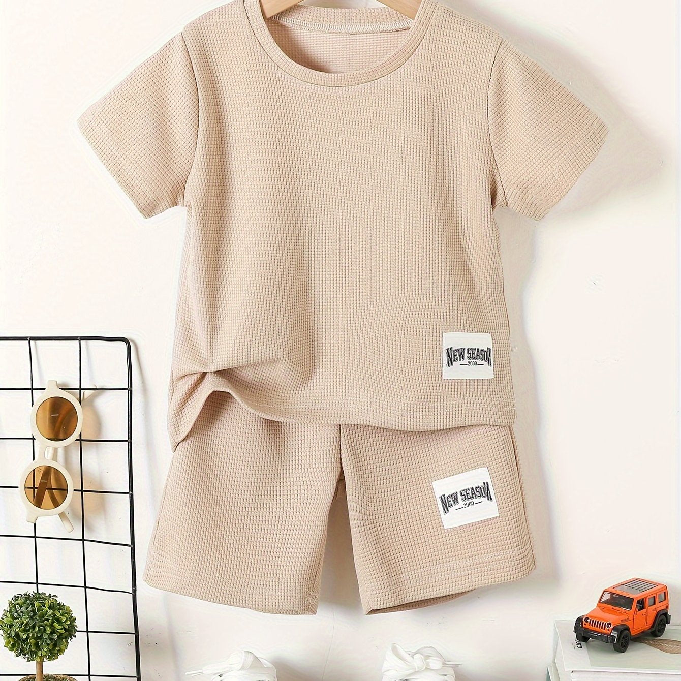 2pcs Boy's Crew Neck T-Shirt & Solid Shorts,