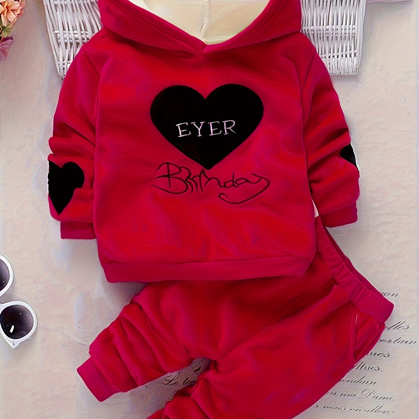 2pcs Adorable Baby Girls' Heart-Themed Long-Sleeved Hoodie .