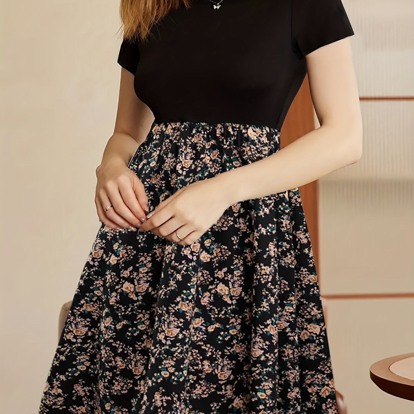Vibrant Floral Print Crew Neck Dress - Short Sleeve,/MH