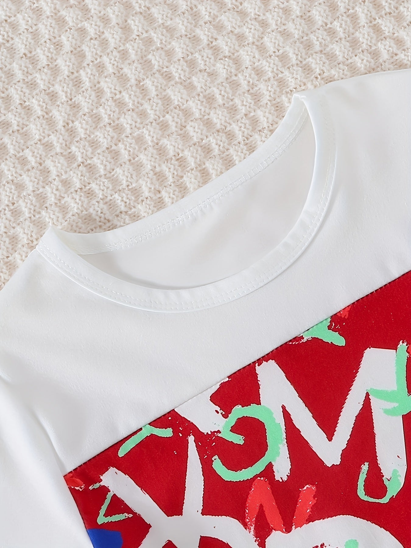 Boys Dinosaur Casual Outfit Round Neck T-shirt.