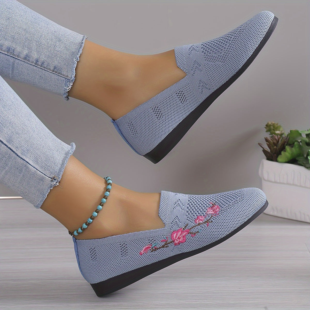 Women's Floral Embroidered Flat Shoes,