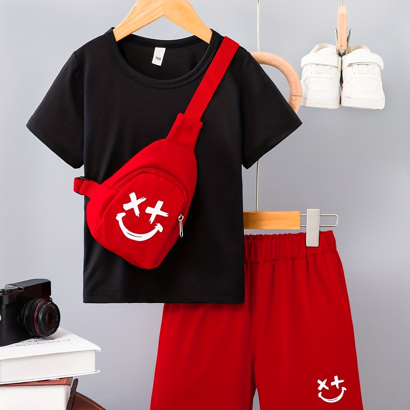 3pcs Boys Casual Solid Short Sleeve T-shirt & Smile Face Print Shorts.
