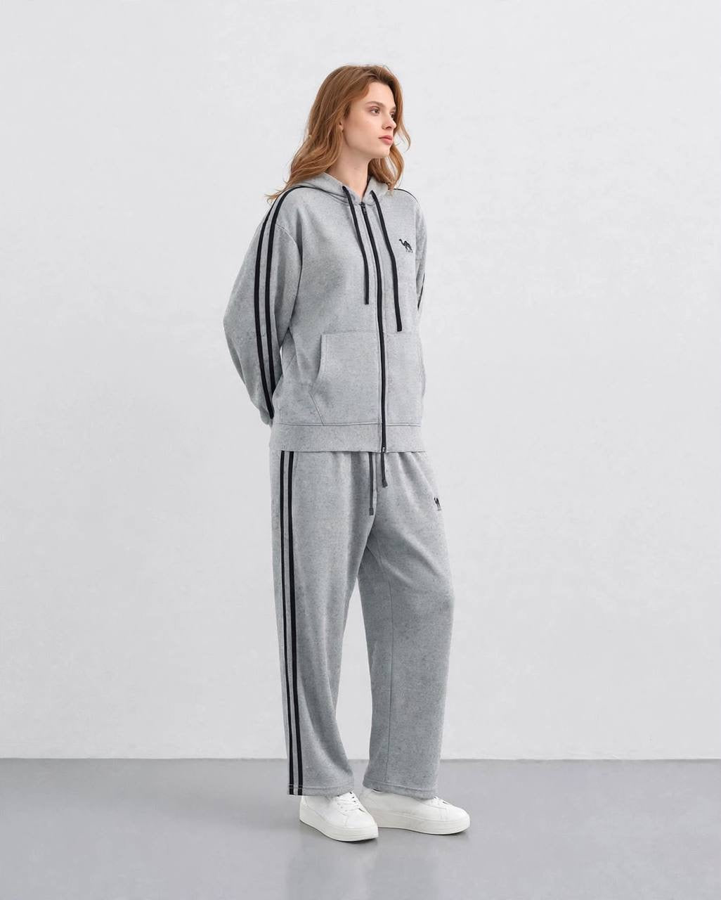 Outline Women’s Tracksuit Set | MH Edition